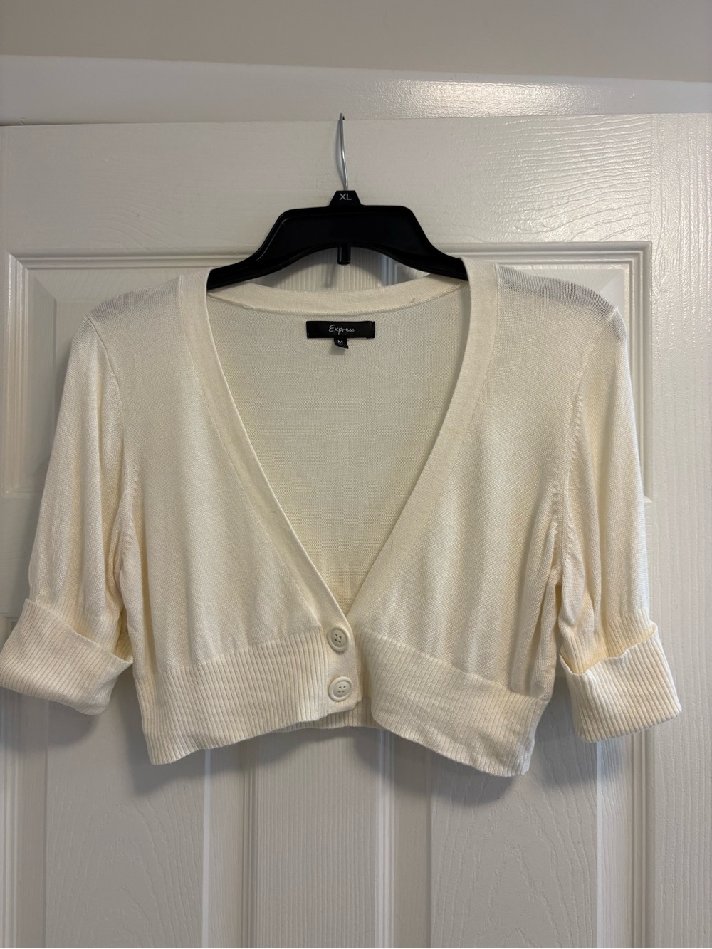 Express Cream Cropped V-Neck Button Cardigan size medium